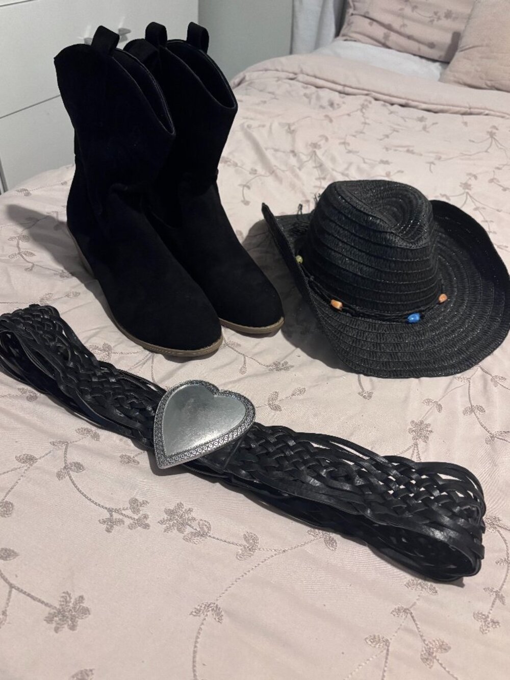 3-Piece Western Cowgirl Set: Black Suede Boots, Straw Hat & Heart Belt